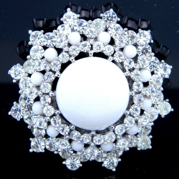 Trifari Jewelry - 1930-40s CROWN TRIFARI Silver Tone Brooch